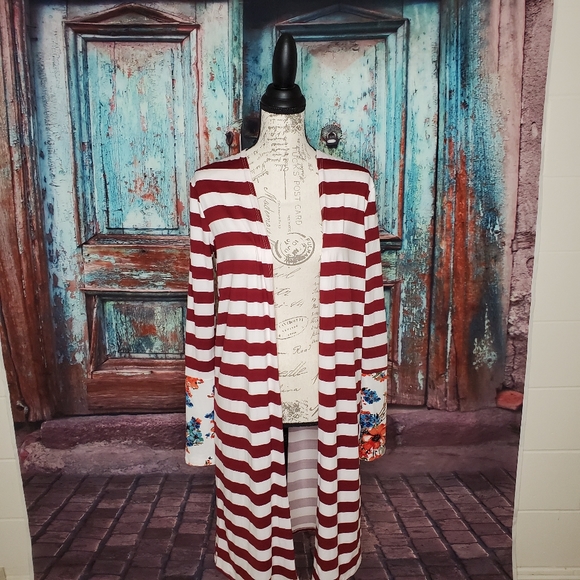 🆕️ Striped Floral Cardigan - Picture 2 of 7